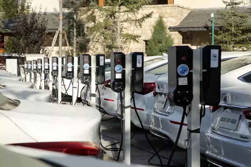 百公里电耗17kwh多少钱,最低百公里油耗多少