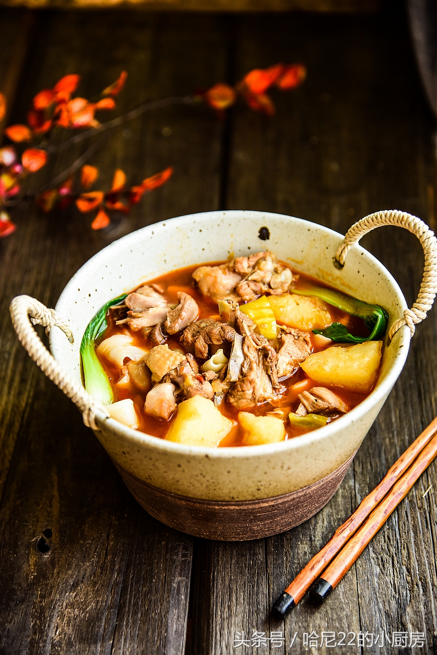 土鸡炖汤什么时候放盐要不要焯水,土鸡炖汤焯水的黄油要不要去掉
