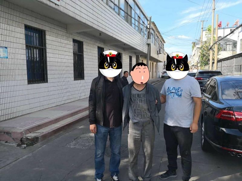 民警偶遇可疑男子追查半年抓获,盐城最后落网的丢鞋男