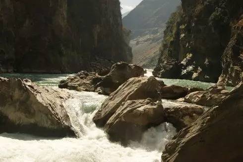 云南之行：极限苦旅虎跳峡