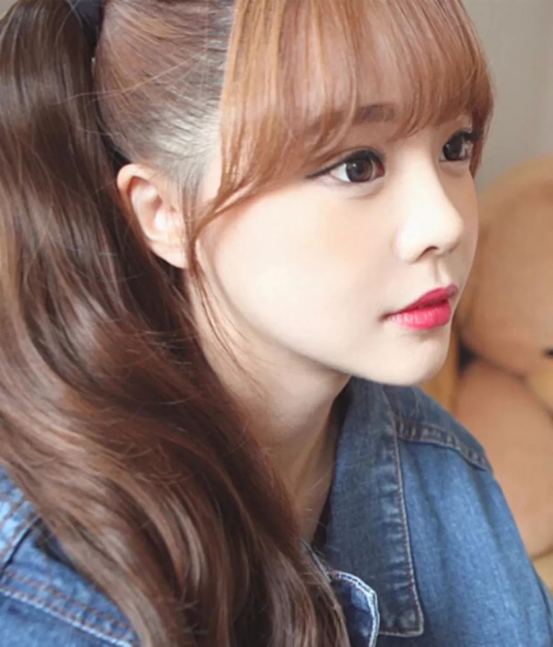 脸大颧骨高的女生适合什么发型,脸大脸圆头发少适合什么发型短发