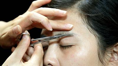 世上没有丑女人抖音,世界上没有丑女人化妆的视频