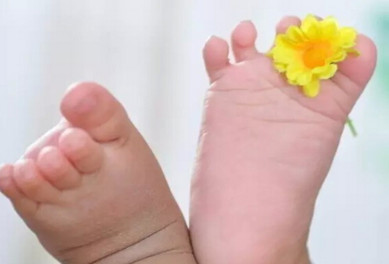 潮湿灰指甲,闷热潮湿引起的真菌感染