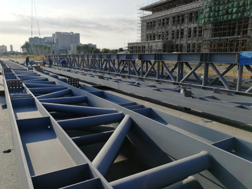 钢结构屋面安装要做什么资料,大面积钢结构屋面如何施工