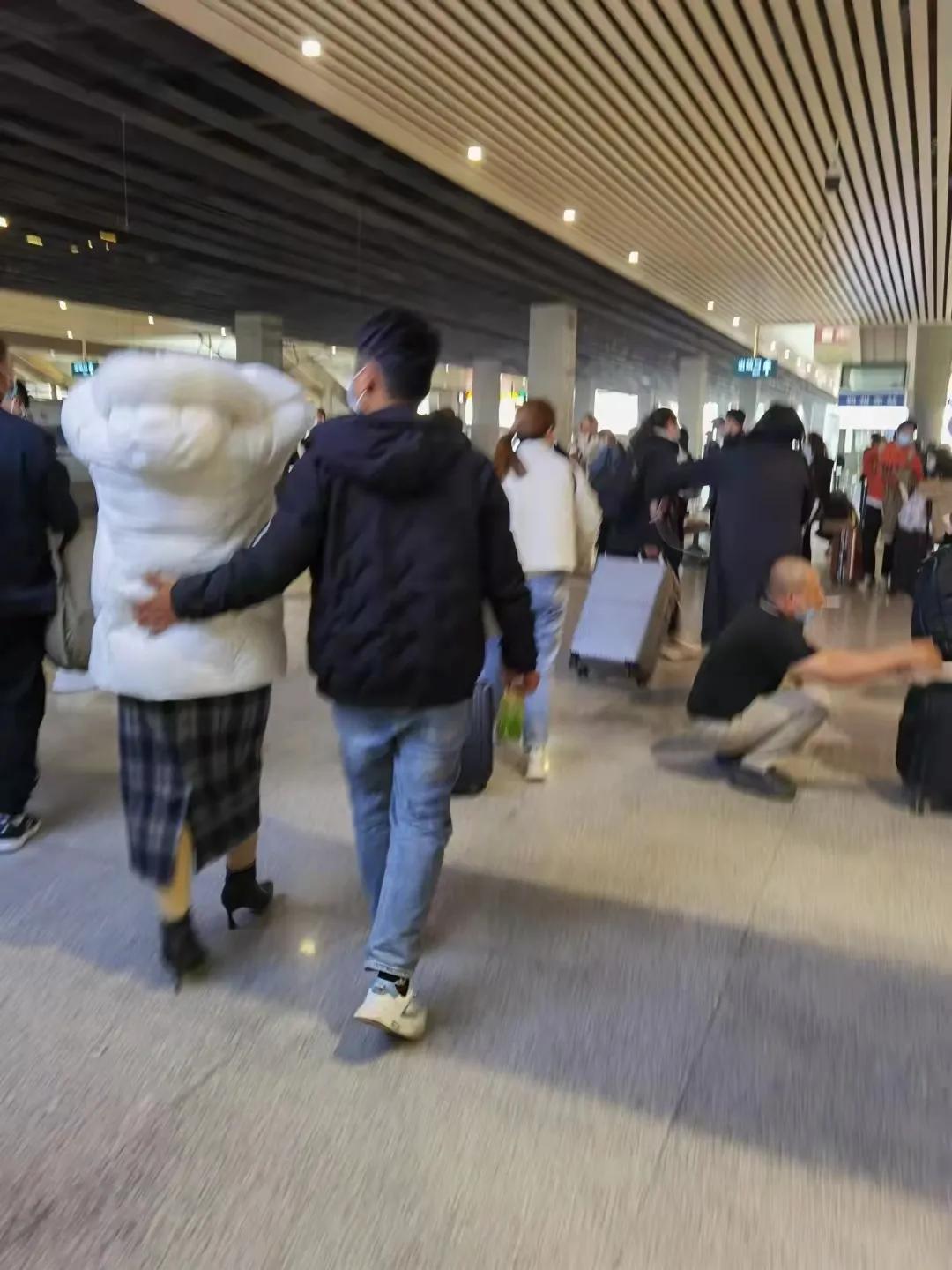 昨天穿短袖今天穿棉袄搞笑版,昨天穿短袖今天穿秋衣明天穿棉袄