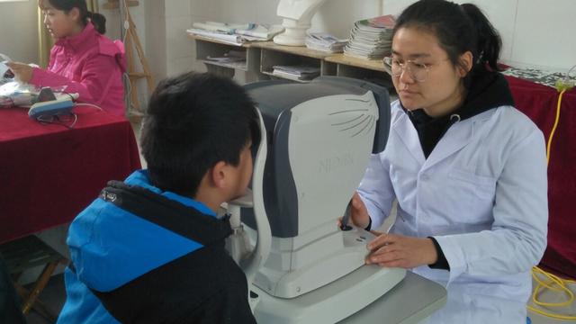 人民医院儿童近视,人民医院临泉体检学生