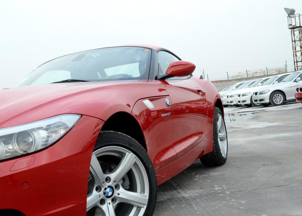 奔驰slc宝马z4奥迪tt哪款车最快,700公里宝马z4要多少油钱