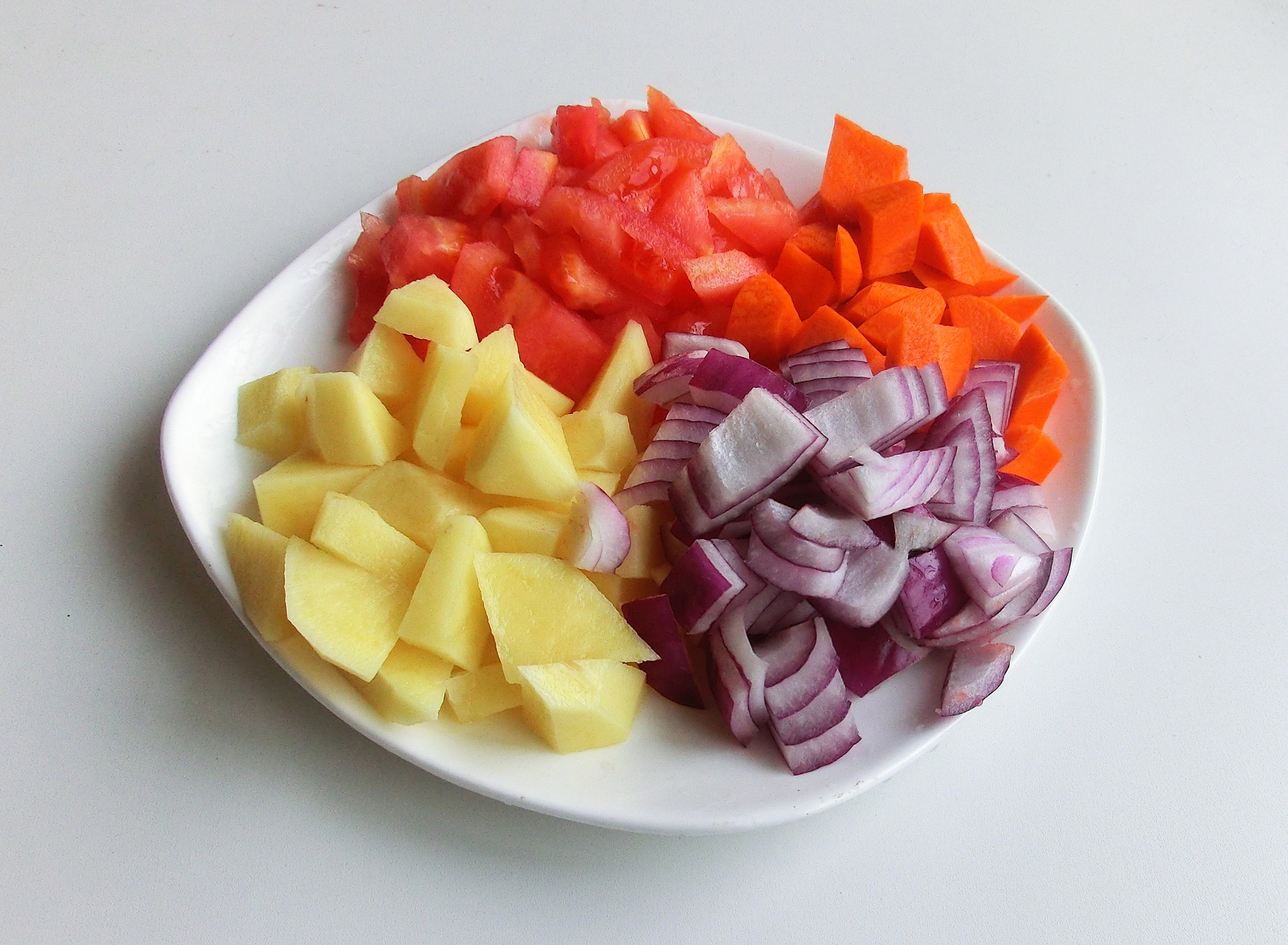 咖喱粉与咖喱块有什么区别 (咖喱块跟咖喱粉有什么区别)