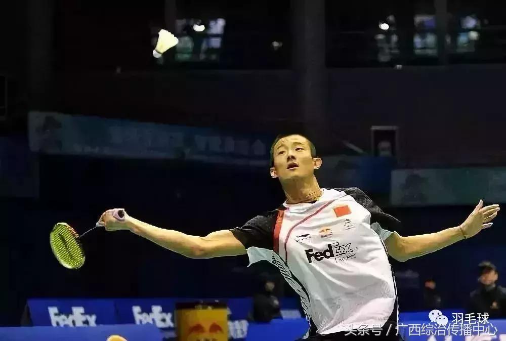 打羽毛球被动球打不到后场怎么办,羽毛球正手后场被动处理