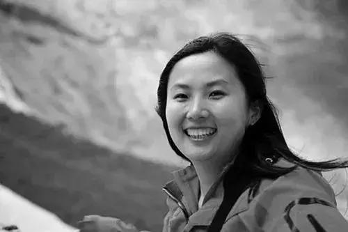 25岁癌症女孩去世劝大家不要熬夜,25岁女孩患罕见癌症晚期