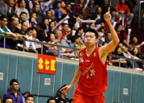 CBA历史十大中锋排名，第一不是姚明，现役只有“第一人”上榜