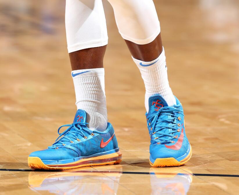 怎么看杜兰特kd11冰蓝真假,杜兰特季后赛不穿kd11