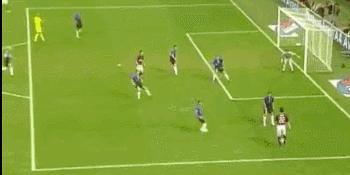 伊卡尔迪进球助国米绝杀，那些米兰德比难忘瞬间你还记得多少？