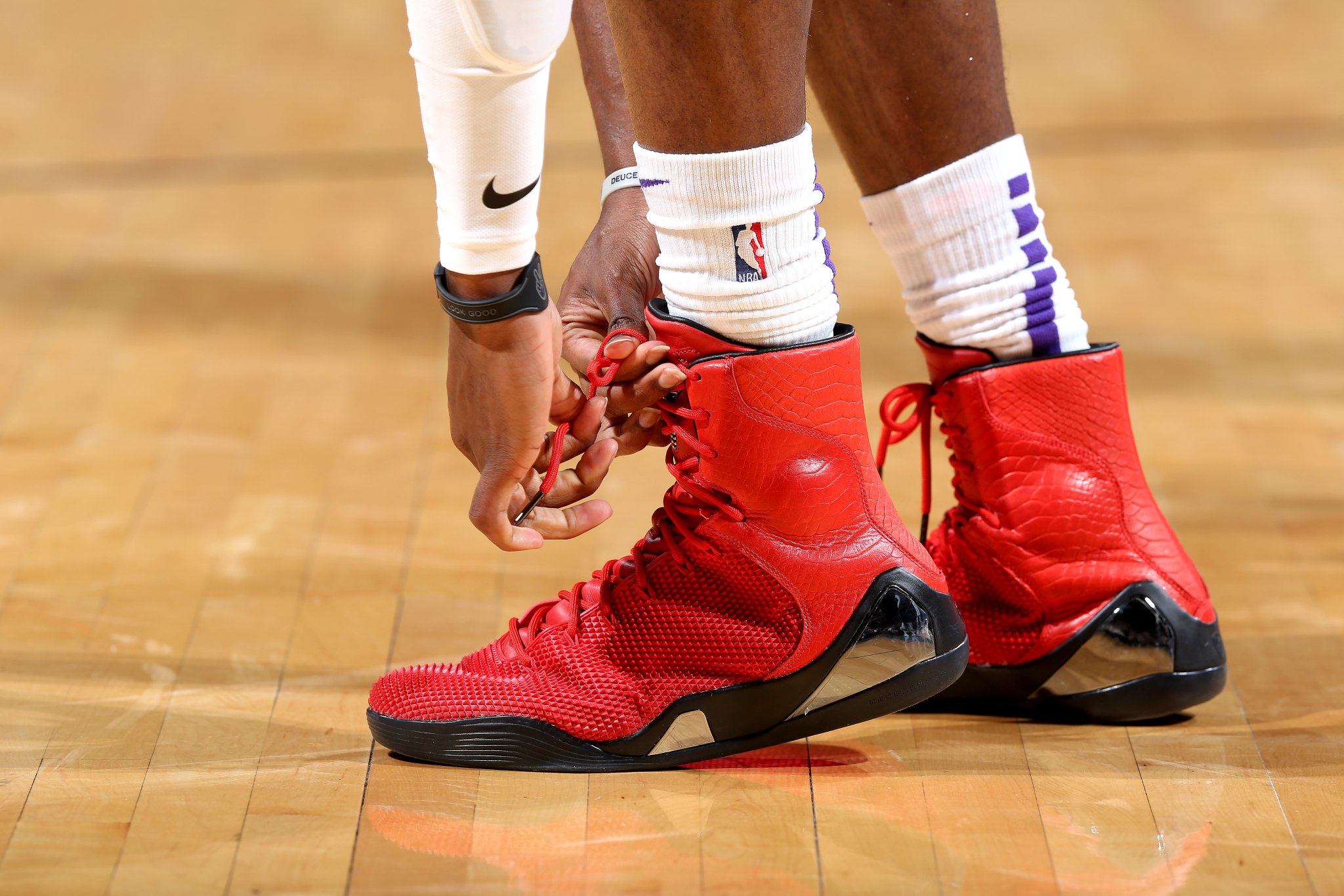 NBA赛场篮球鞋今日集锦，杜兰特脚上的球鞋比他的表现更耀眼