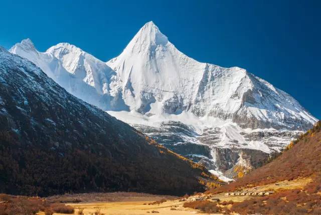 稻城亚丁旅游攻略 (西藏稻城亚丁美景)