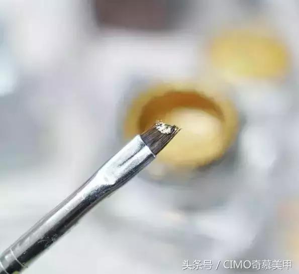 最流行美甲款式教程,最流行的指甲款式教程