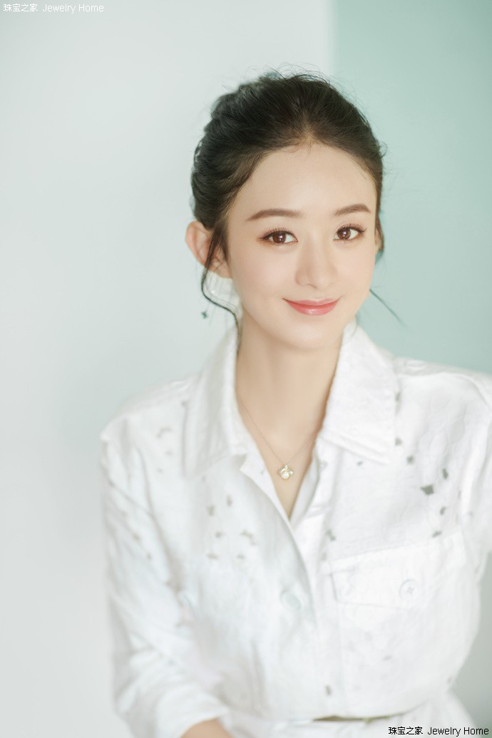 赵丽颖结婚戒指戴哪个手指,赵丽颖秀婚戒图片