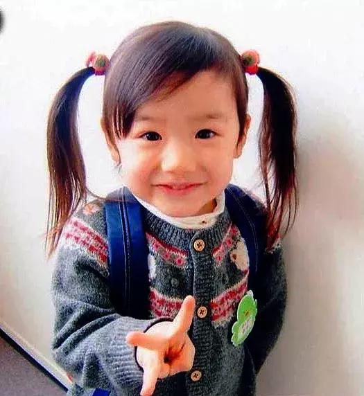 日本童星芦田爱菜演的科幻电影,日本女童星芦田爱菜照片大头贴