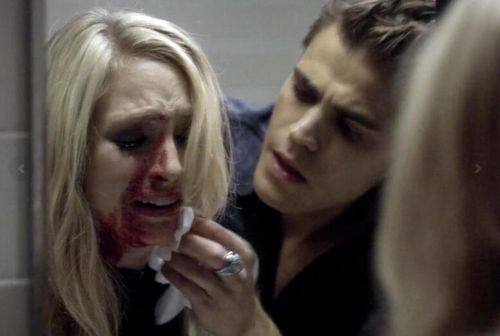 吸血鬼日记卡罗琳现状,吸血鬼日记卡罗琳斯特凡婚礼剪辑