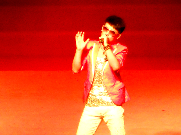 现场感受传统文化,二人转带入感