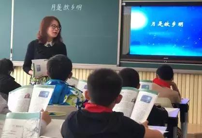 组团帮扶共进步名师引领促成长,精准发力培育教学名师