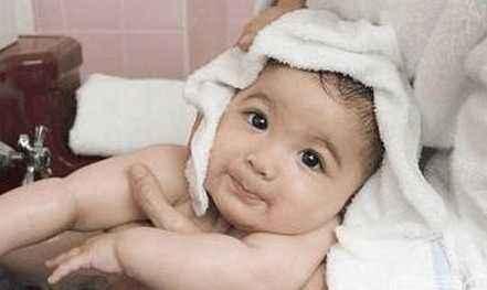 孩子发烧千万不要随便退烧,孩子发烧不要急着去医院