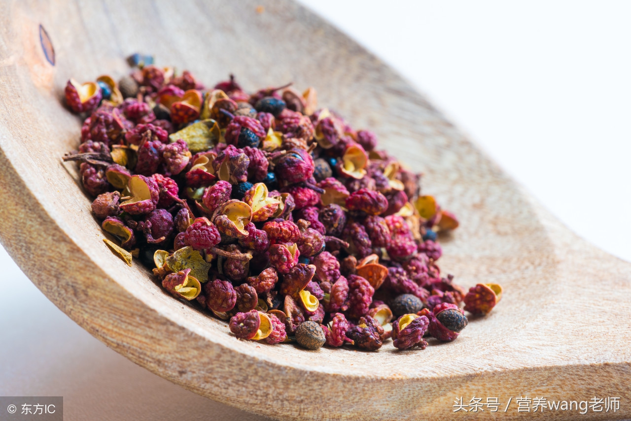 泡脚盆上的养生功能,泡脚盆里放点啥比较好