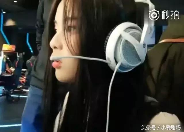 我，杨超越，20岁，身价千万，除了贫穷和美貌一无所有