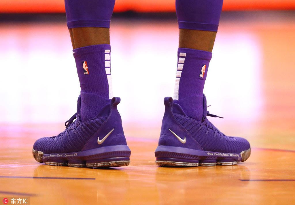 25日NBA球鞋上脚一览：库里51分之夜战靴竟是它