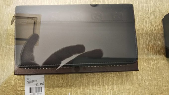 原来冲绳的二手中古店这么好逛，几百块巴宝莉，LV旅行包才4千！