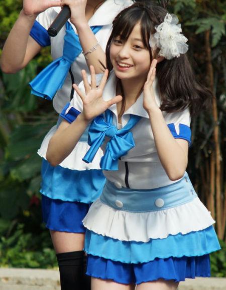 桥本环奈红框眼镜,桥本环奈可爱眼妆