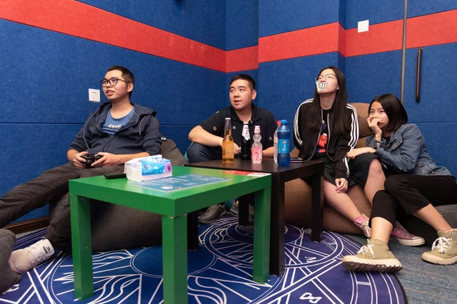 2000+部电影、游戏任意撸！这家影院堪称反套路约会NO.1圣地！