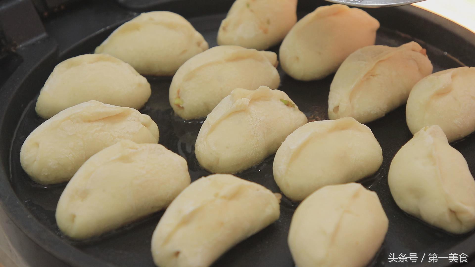 家常水煎包，掌握和面、调糊的技巧，自己在家做，想失败都难