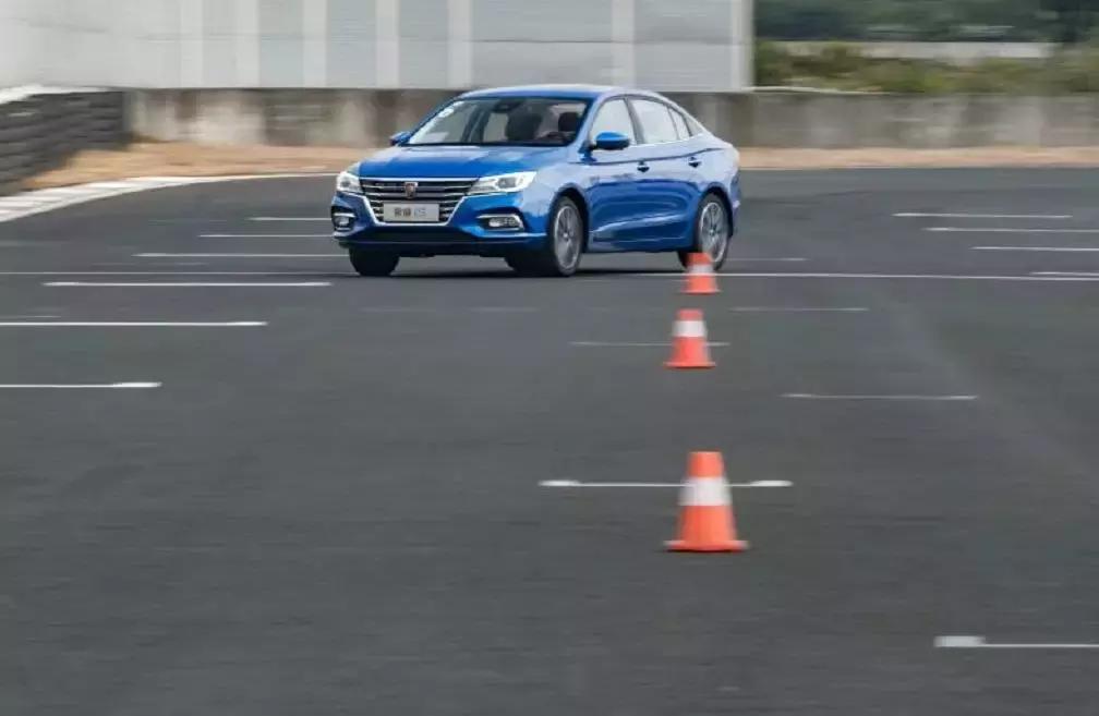 最新款荣威i5车主真实的感受,荣威老550