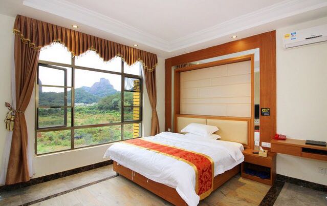 丹霞山景区内住宿多少钱,到丹霞山当天有没有地方住宿