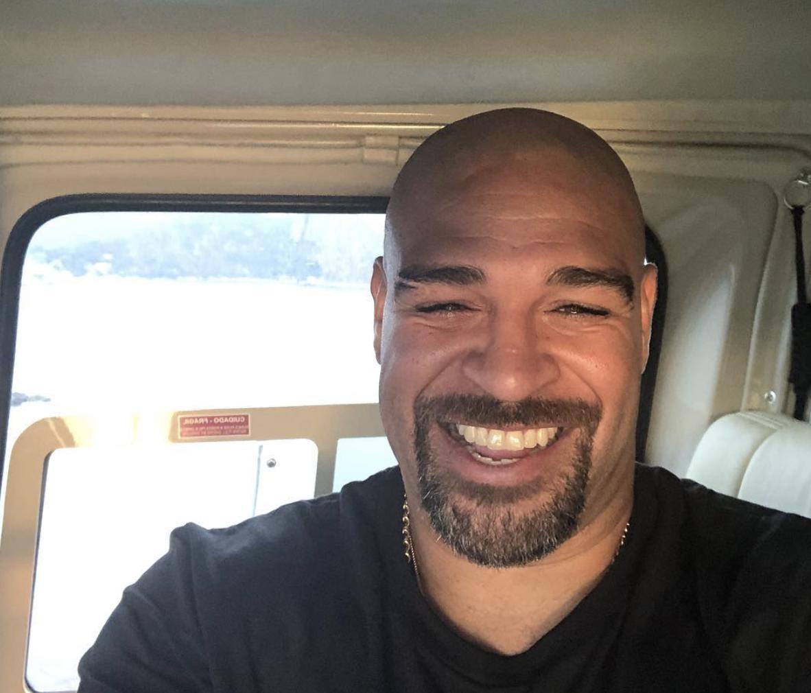 他曾是媲美大罗的天才,因父亲去世而堕落,只有36岁,却像50岁