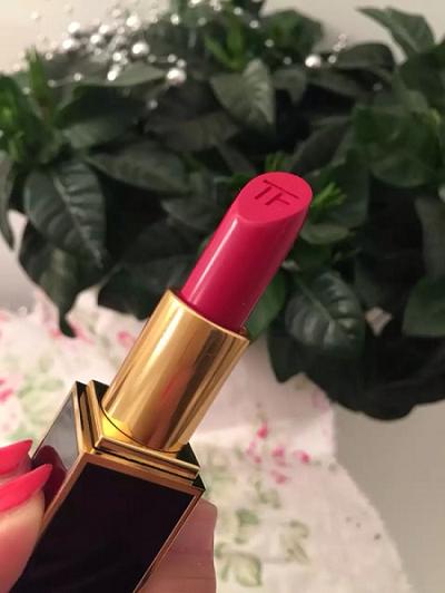 适合50岁女人用的口红品牌,50岁的女人适合哪款兰蔻口红