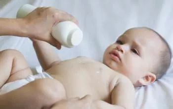 女宝宝护理爽身粉,女宝宝的家长注意要慎用爽身粉