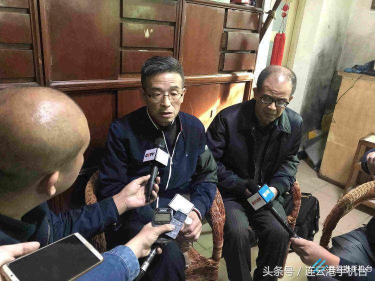 市民自发送别30位救火英雄,市民自发送别救人遇难者