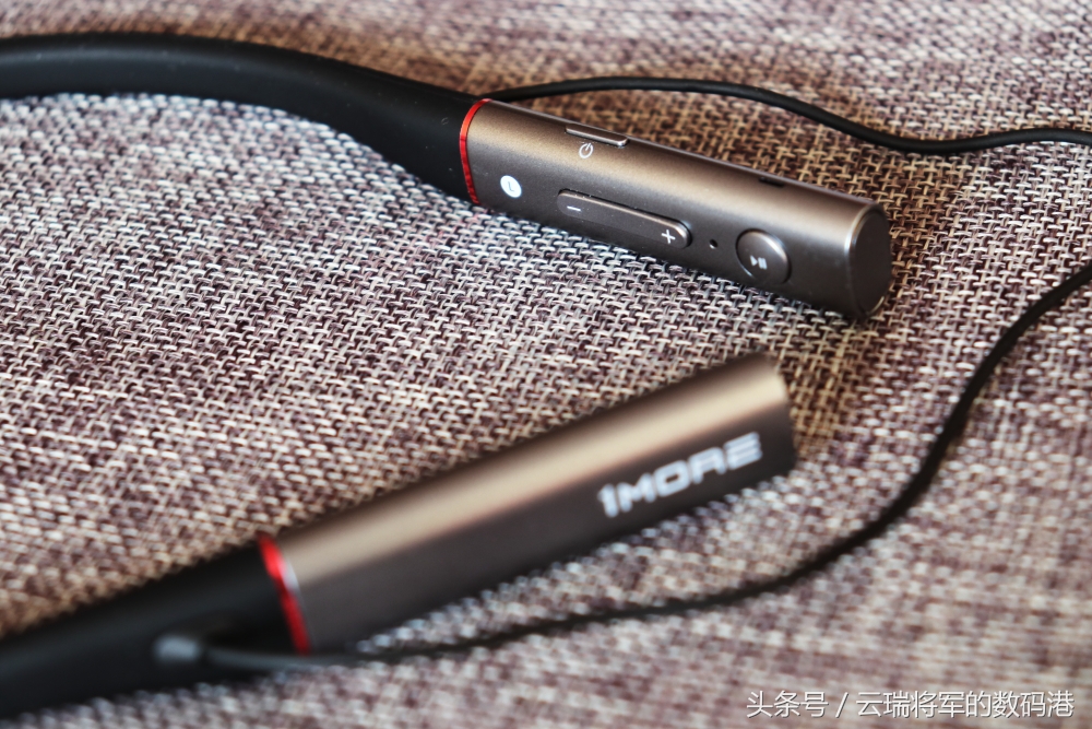 1more颈挂式蓝牙耳机推荐,红点奖获奖耳机