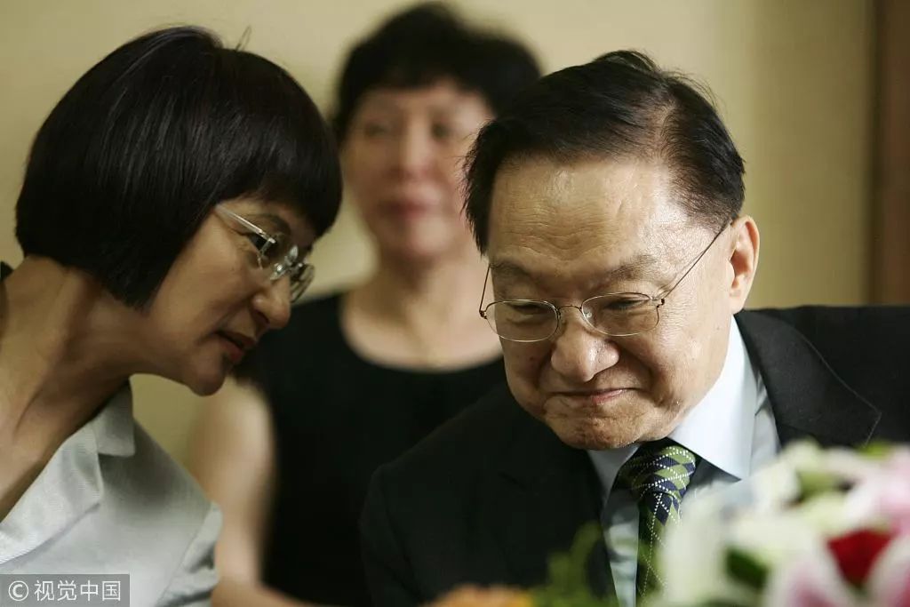 大侠金庸辞世：笔落了，江湖犹在