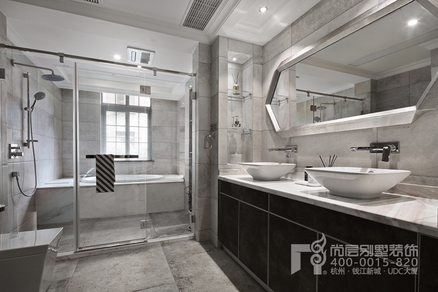 风水卧室梳妆台镜子的最佳示意图,卧室带镜子衣柜摆放的最佳位置图