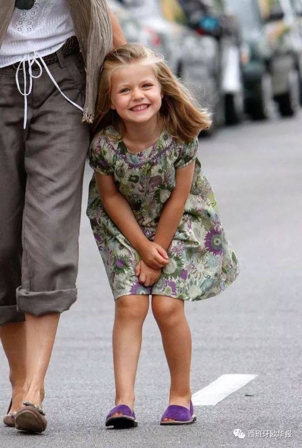 西班牙公主13岁说中文,西班牙公主leonor出生日期