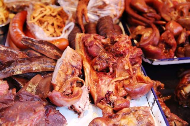 朋友卖卤味，一天利润2000，悄悄告诉我做卤菜的秘制配方