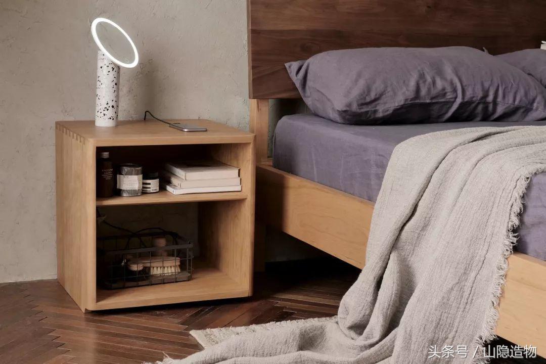 一个卧室一张双人床,一个房间两张实木床照片