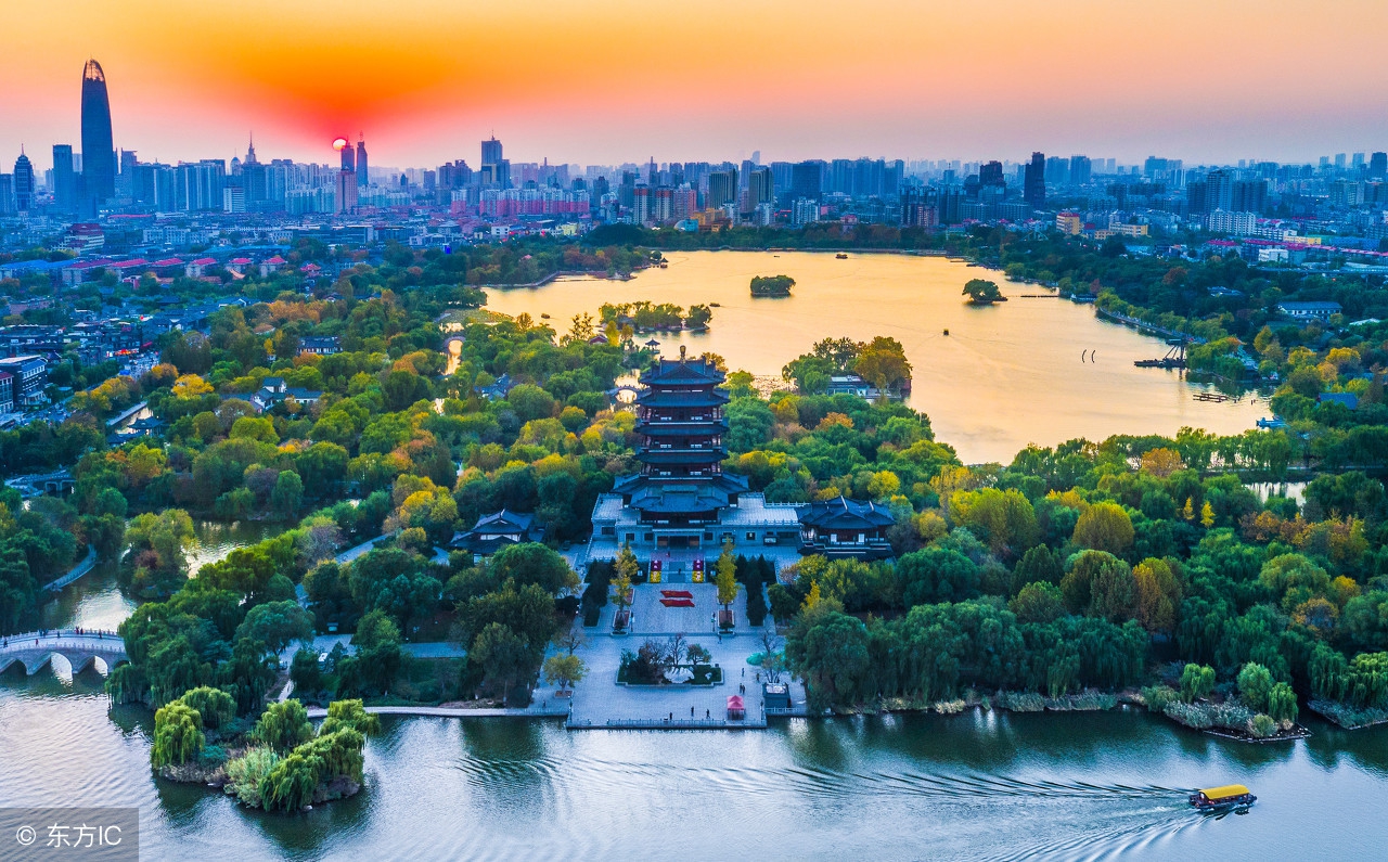 冬季山东山泉水最美最有韵味？济南山泉水美？泰山上下一片银白？