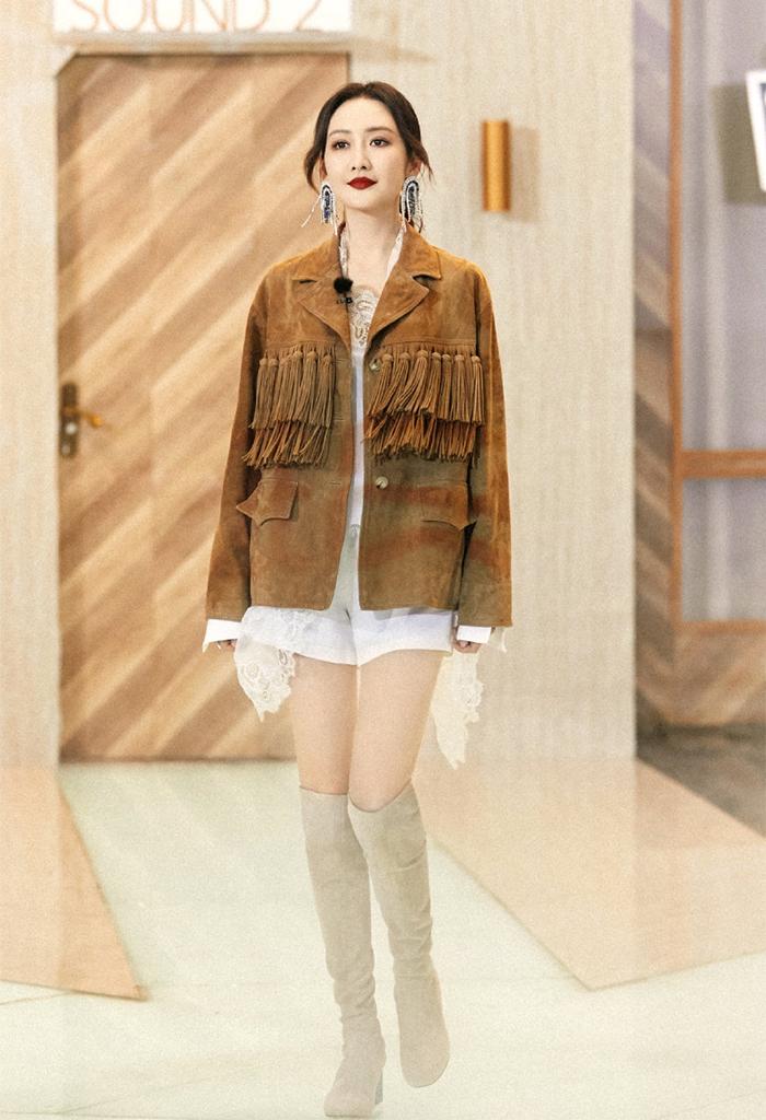 迪丽热巴短裤加过膝靴,长筒过膝靴穿搭女冬季