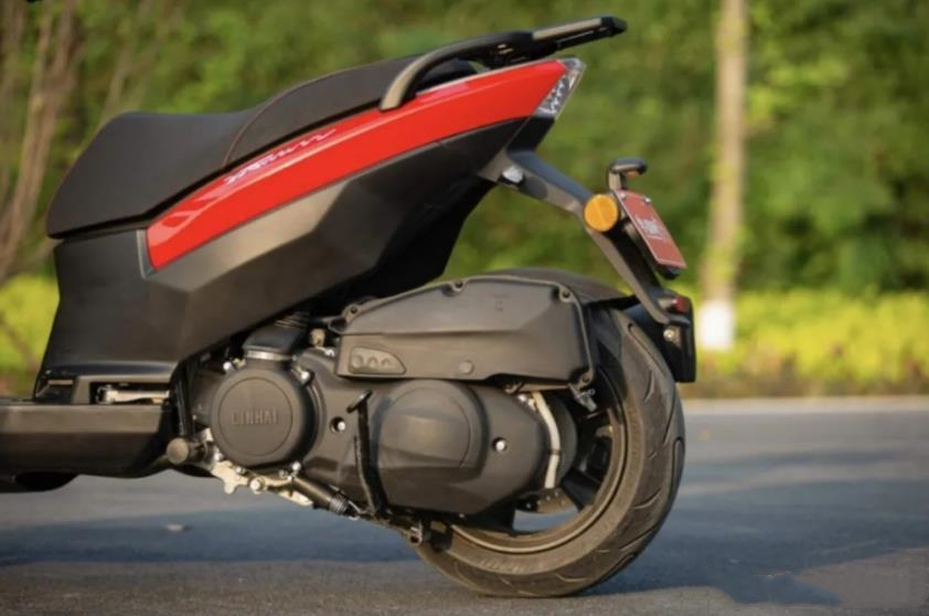 林海150cc水冷倒三轮,林海150水冷踏板拆解