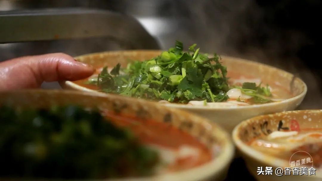 被食客吃出口号的一家老店，诱人的秘密竟然是两掺？