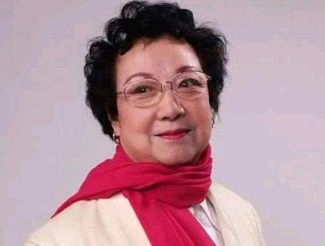 称杜近芳为先生，将杨少华誉为泰斗，语言的博大精深可不能随便用